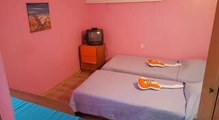 Гостиница Sanita Guest House Анапа Двухместный номер с 2 отдельными кроватями и видом на город-4